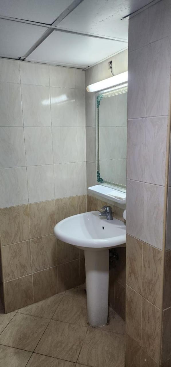 Sharing Motel Rooms Abu Dabi Dış mekan fotoğraf